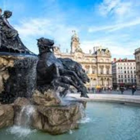 Studio Cosy Proche Lyon Part Dieu Apartment Villeurbanne Ngoại thất bức ảnh