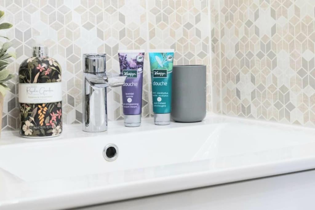 Studio Cosy Proche Lyon Part Dieu Apartment Villeurbanne Ngoại thất bức ảnh
